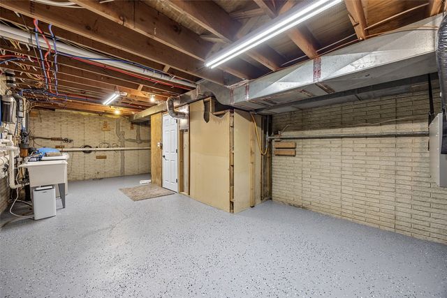 1105 Maple Street, Robins, IA 52328