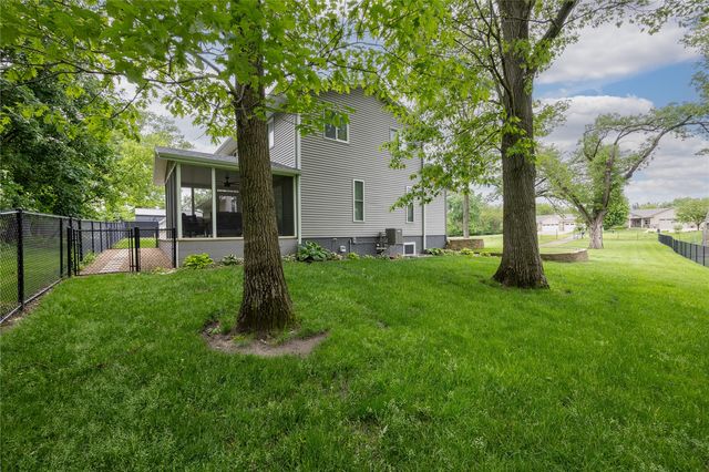 1105 Maple Street, Robins, IA 52328