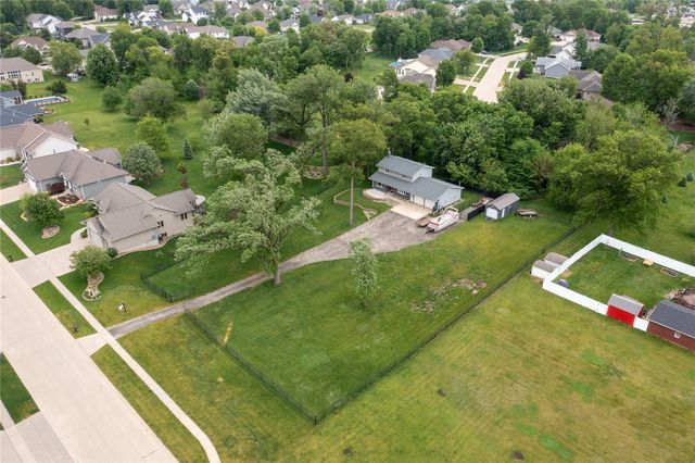 1105 Maple Street, Robins, IA 52328