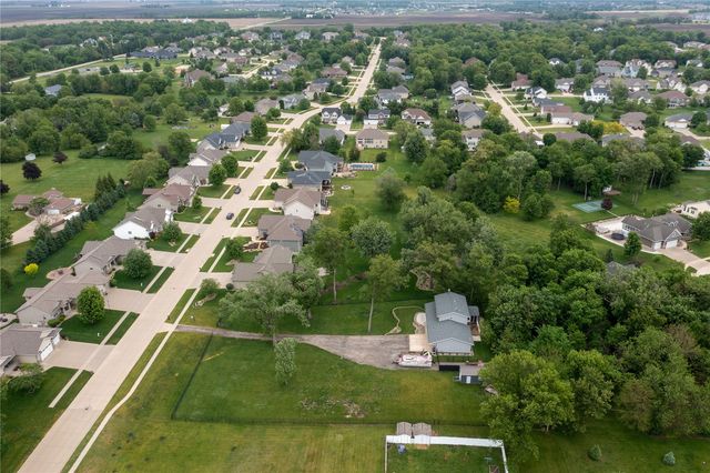 1105 Maple Street, Robins, IA 52328