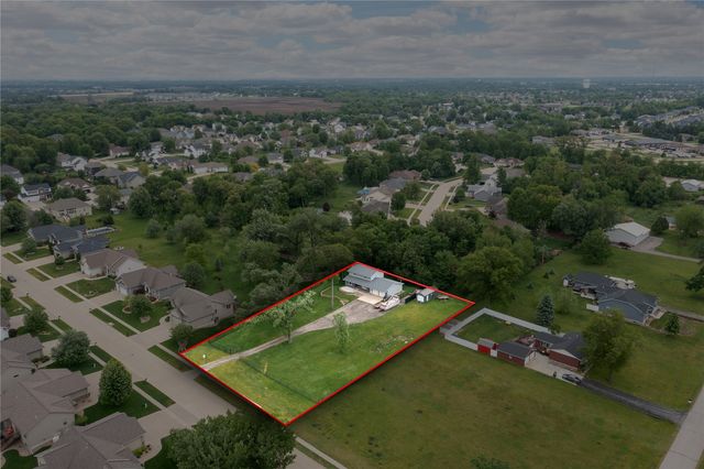 1105 Maple Street, Robins, IA 52328