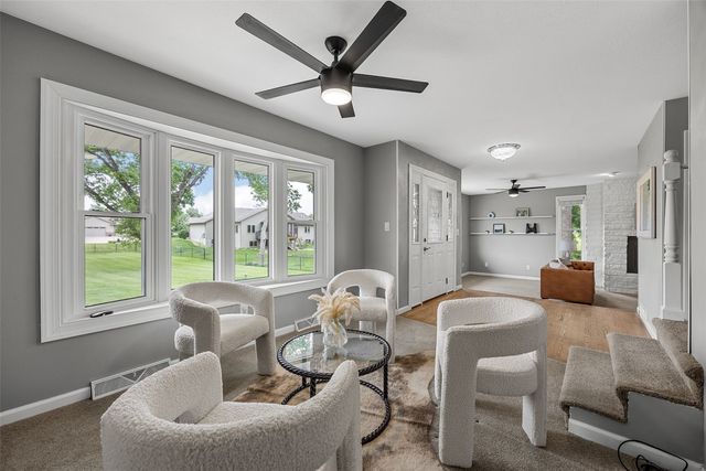 1105 Maple Street, Robins, IA 52328