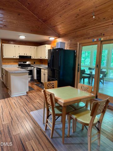 3216 Oak Knob Court, Hillsborough, NC 27278