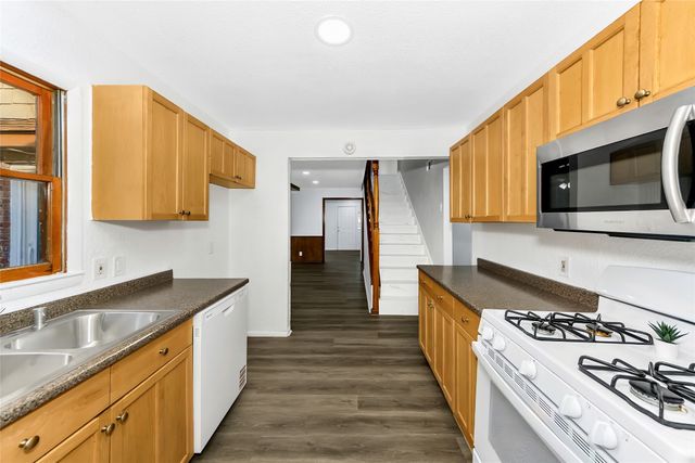 828 S Collins Street, Arlington, TX 76010