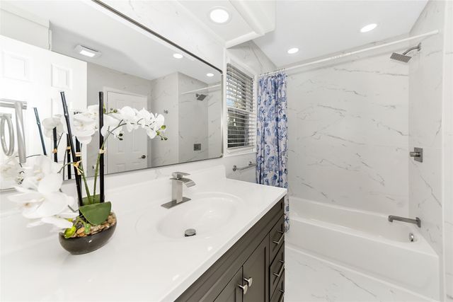 828 S Collins Street, Arlington, TX 76010