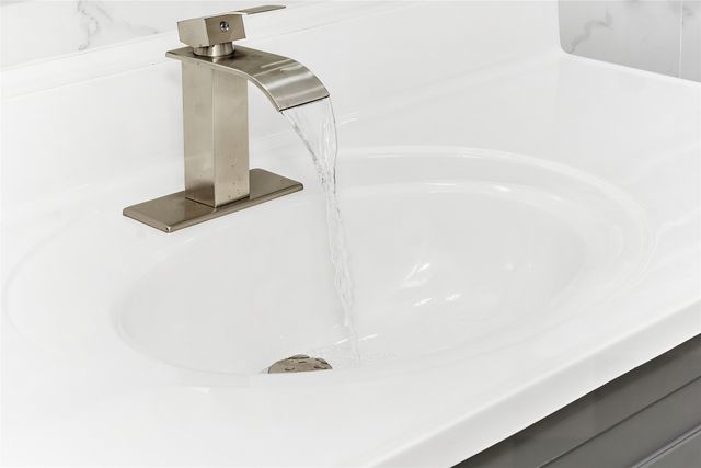 828 S Collins Street, Arlington, TX 76010