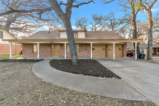 828 S Collins Street, Arlington, TX 76010
