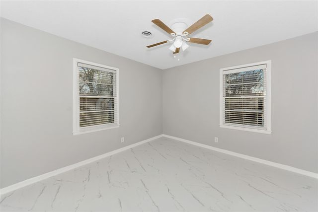 828 S Collins Street, Arlington, TX 76010