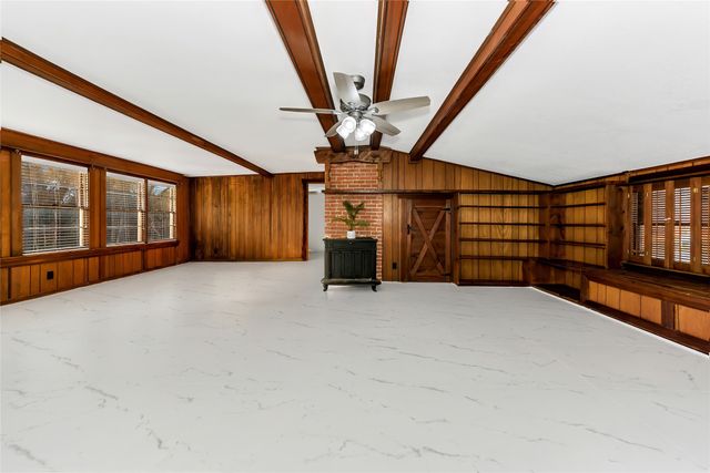 828 S Collins Street, Arlington, TX 76010