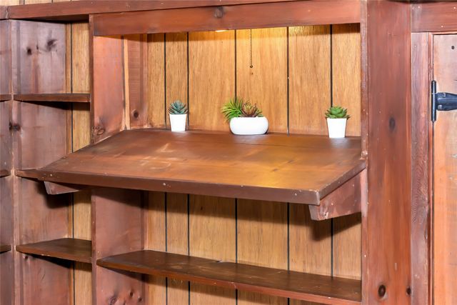 828 S Collins Street, Arlington, TX 76010