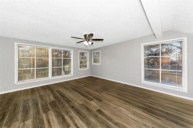 828 S Collins Street, Arlington, TX 76010