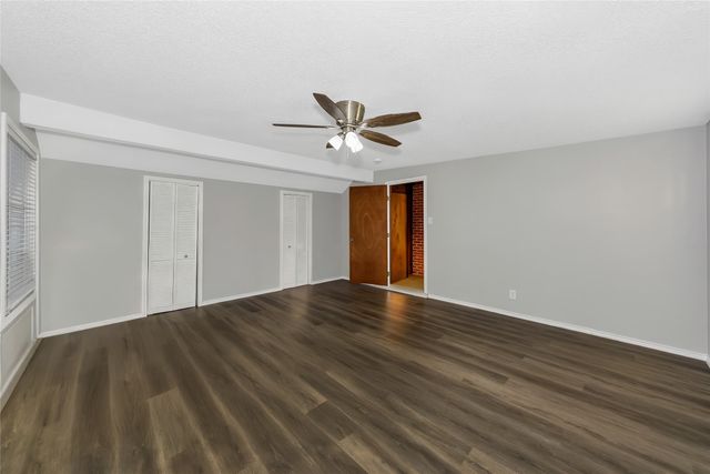 828 S Collins Street, Arlington, TX 76010