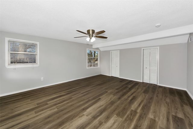 828 S Collins Street, Arlington, TX 76010