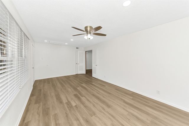 828 S Collins Street, Arlington, TX 76010