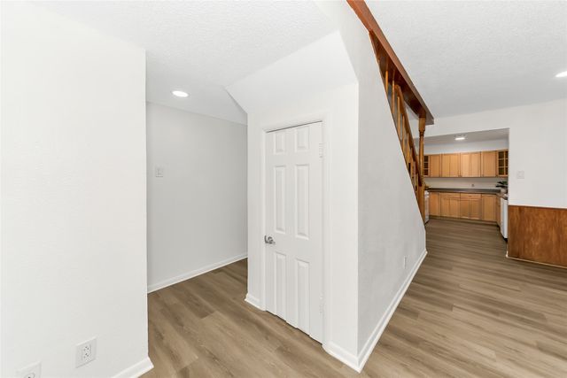 828 S Collins Street, Arlington, TX 76010