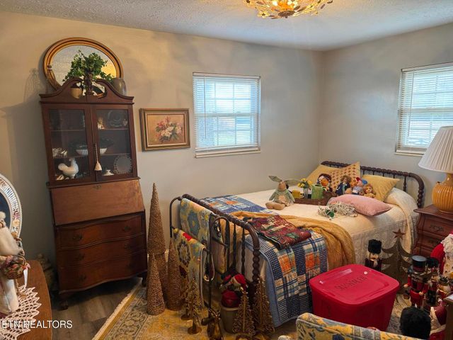 1195 Smith Valley Rd, Lenoir City, TN 37772