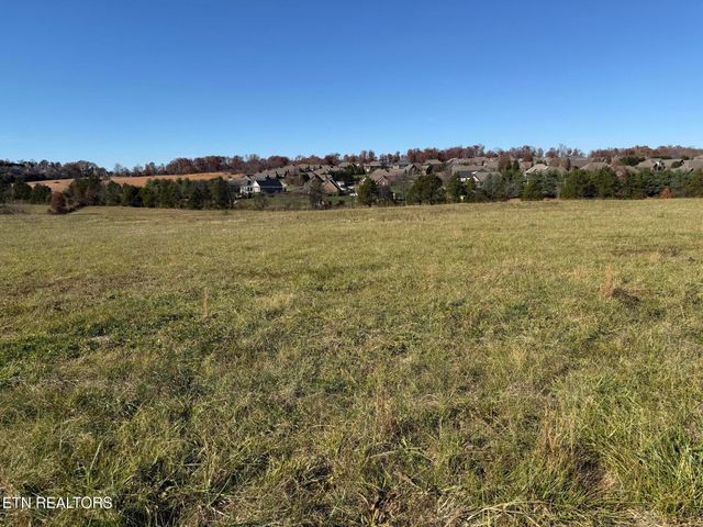 1195 Smith Valley Rd, Lenoir City, TN 37772