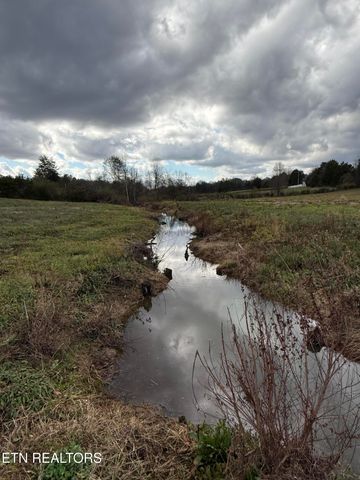 1195 Smith Valley Rd, Lenoir City, TN 37772