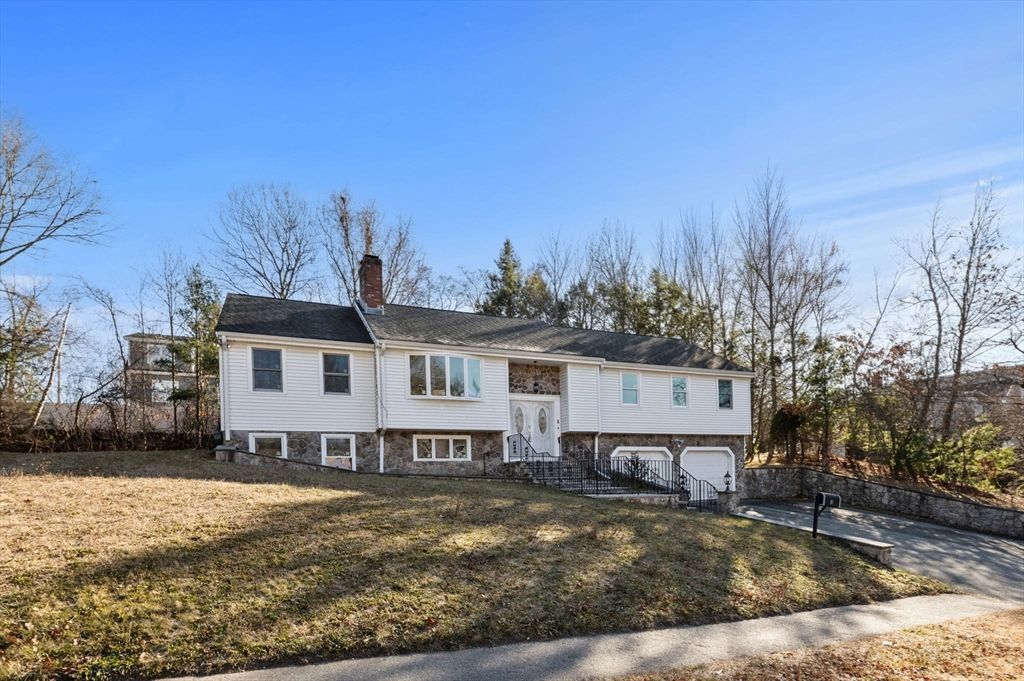 16 Albemarle Rd, Norwood, MA 02062