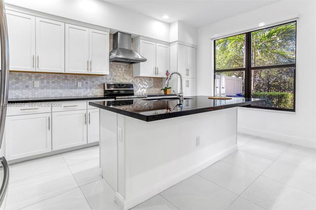 20919 NW 1st Dr, Pembroke Pines, FL 33029