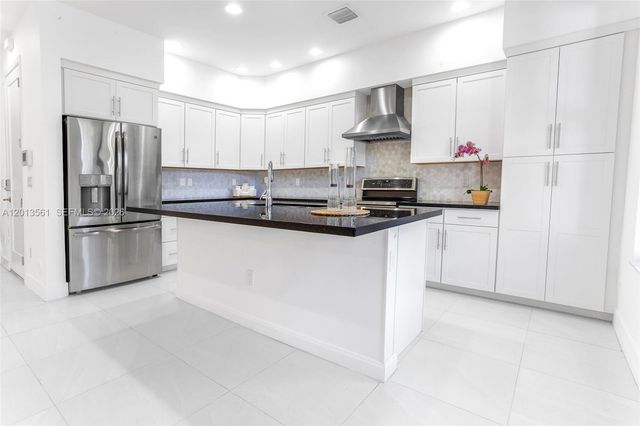 20919 NW 1st Dr, Pembroke Pines, FL 33029