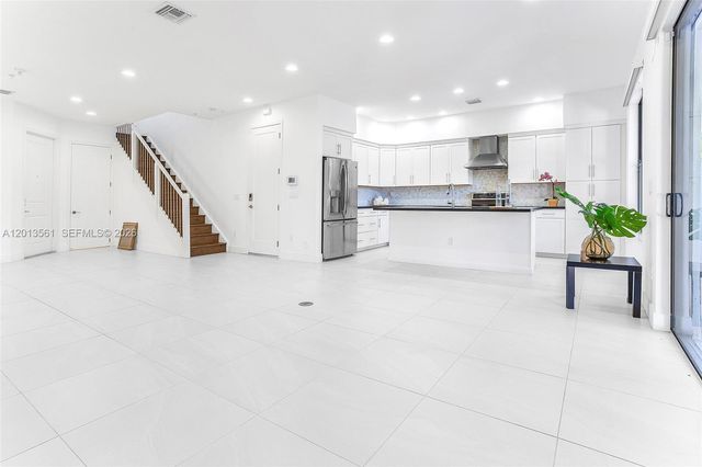 20919 NW 1st Dr, Pembroke Pines, FL 33029