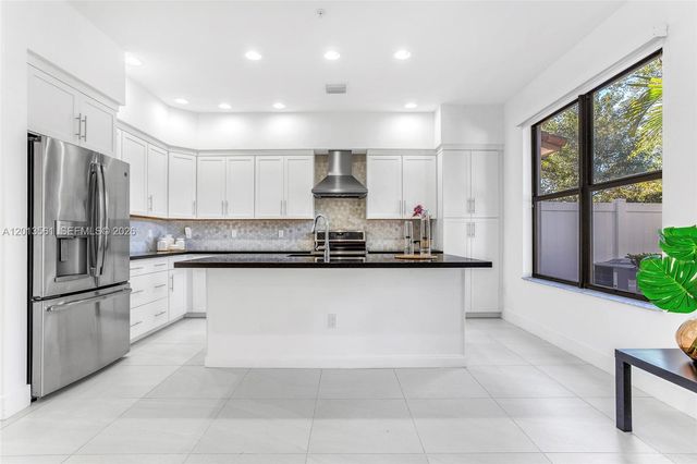 20919 NW 1st Dr, Pembroke Pines, FL 33029