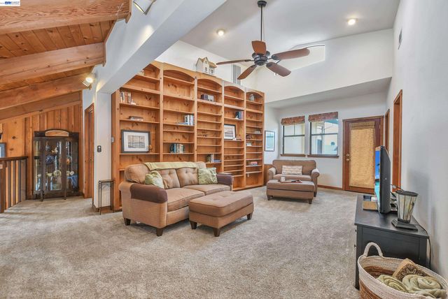 4882 Cabrillo Pt, Discovery Bay, CA 94505