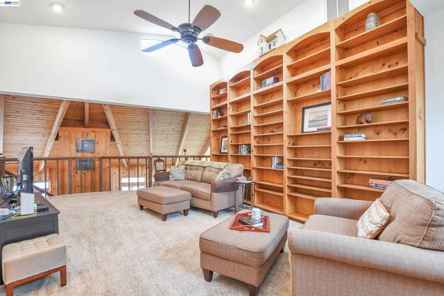 4882 Cabrillo Pt, Discovery Bay, CA 94505