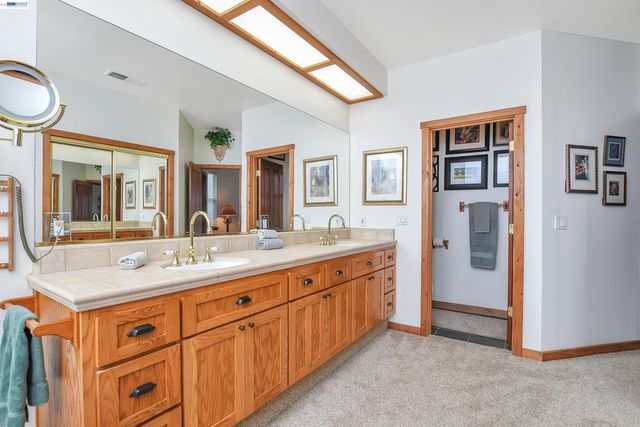 4882 Cabrillo Pt, Discovery Bay, CA 94505