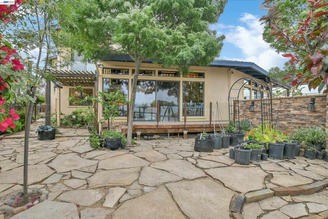 4882 Cabrillo Pt, Discovery Bay, CA 94505