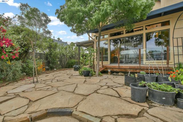 4882 Cabrillo Pt, Discovery Bay, CA 94505