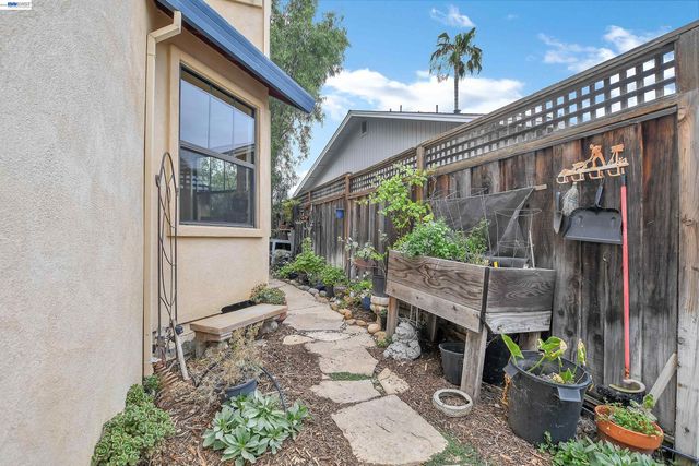 4882 Cabrillo Pt, Discovery Bay, CA 94505