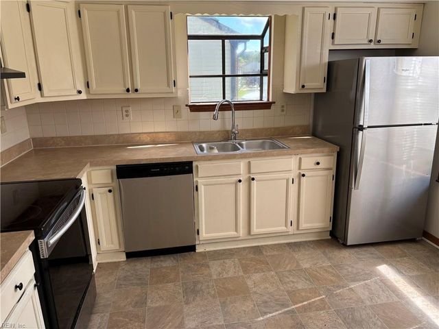 1912 Tibbetstown DR, Virginia Beach, VA 23454