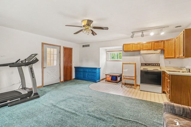 51 E Erie Road, Temperance, MI 48182