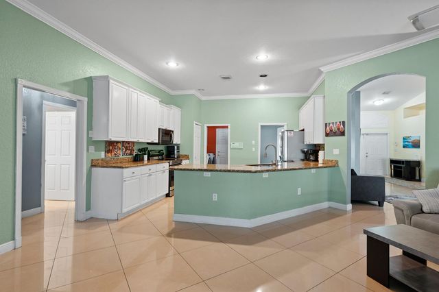 286 NW Bayshore Boulevard, Port St. Lucie, FL 34983