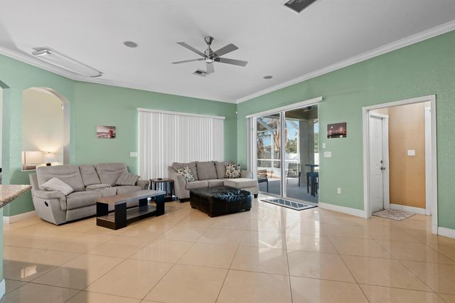 286 NW Bayshore Boulevard, Port St. Lucie, FL 34983