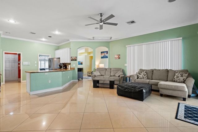 286 NW Bayshore Boulevard, Port St. Lucie, FL 34983