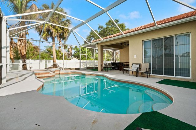 286 NW Bayshore Boulevard, Port St. Lucie, FL 34983