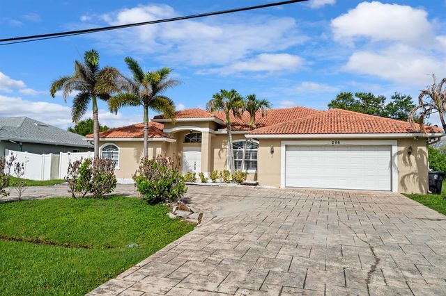 286 NW Bayshore Boulevard, Port St. Lucie, FL 34983