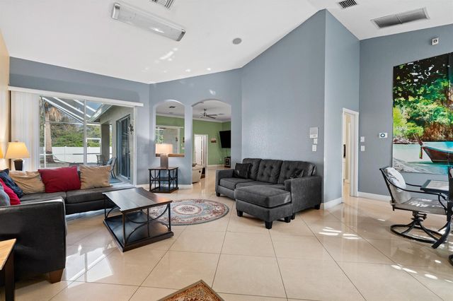 286 NW Bayshore Boulevard, Port St. Lucie, FL 34983