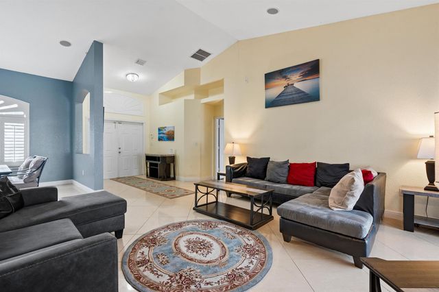 286 NW Bayshore Boulevard, Port St. Lucie, FL 34983
