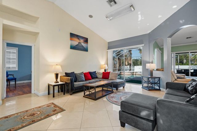 286 NW Bayshore Boulevard, Port St. Lucie, FL 34983
