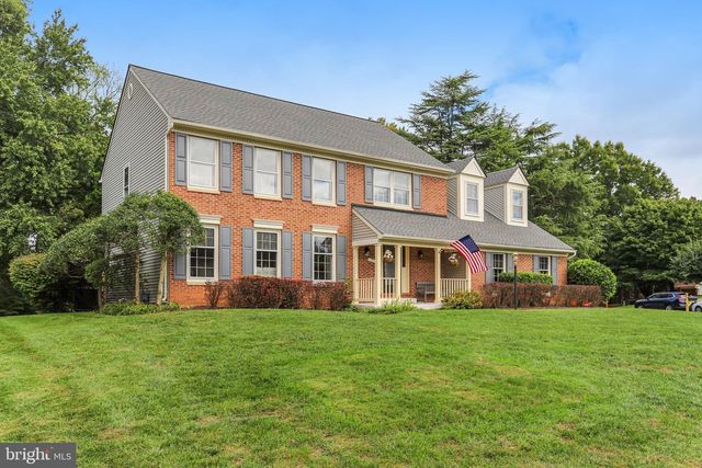 1 BYRON CT, Sterling, VA 20165