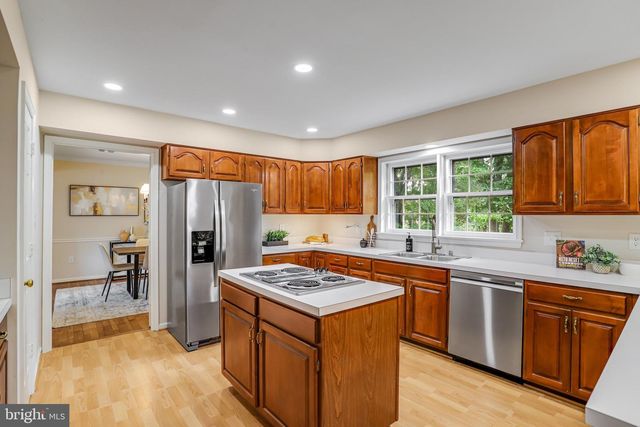 1 BYRON CT, Sterling, VA 20165