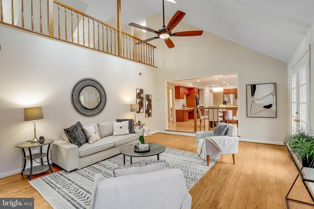1 BYRON CT, Sterling, VA 20165