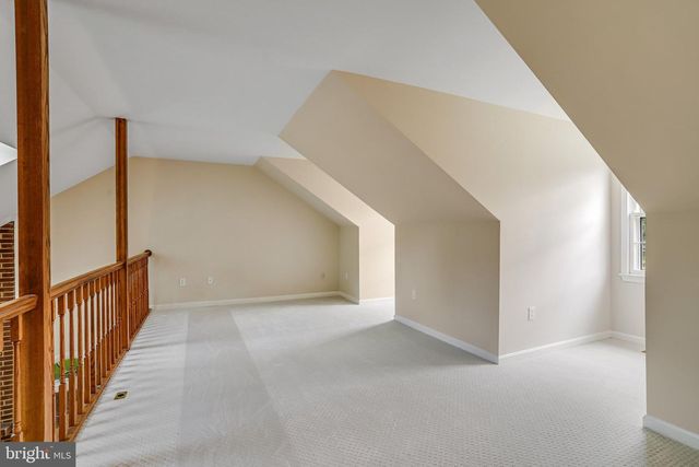 1 BYRON CT, Sterling, VA 20165