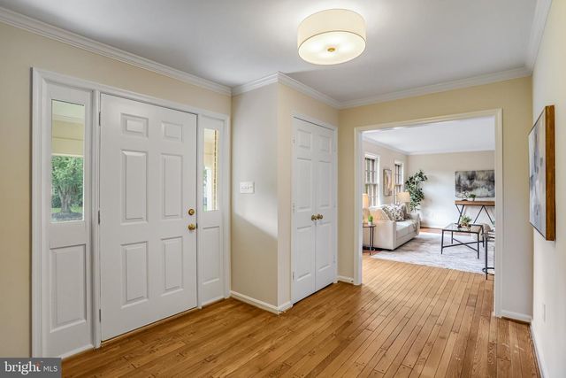 1 BYRON CT, Sterling, VA 20165