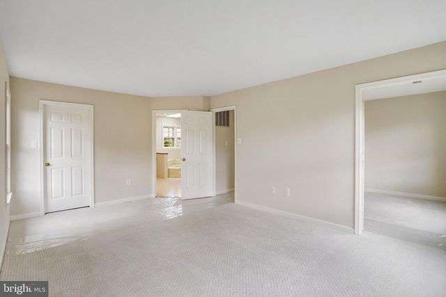 1 BYRON CT, Sterling, VA 20165