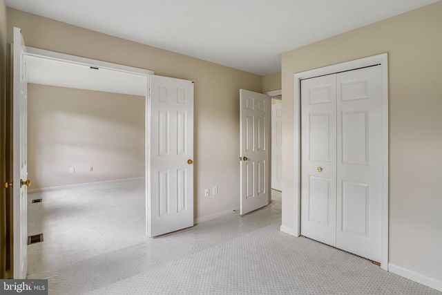 1 BYRON CT, Sterling, VA 20165